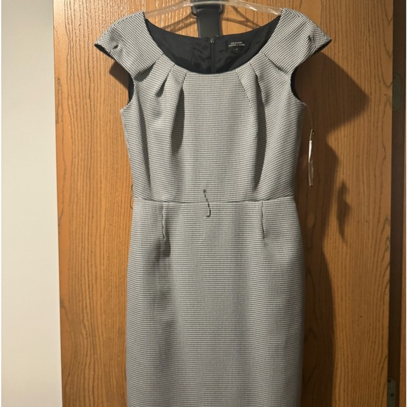 Tahari Womens Gray Sleeveless Suit Dress Light Size 4 - Picture 1 of 4
